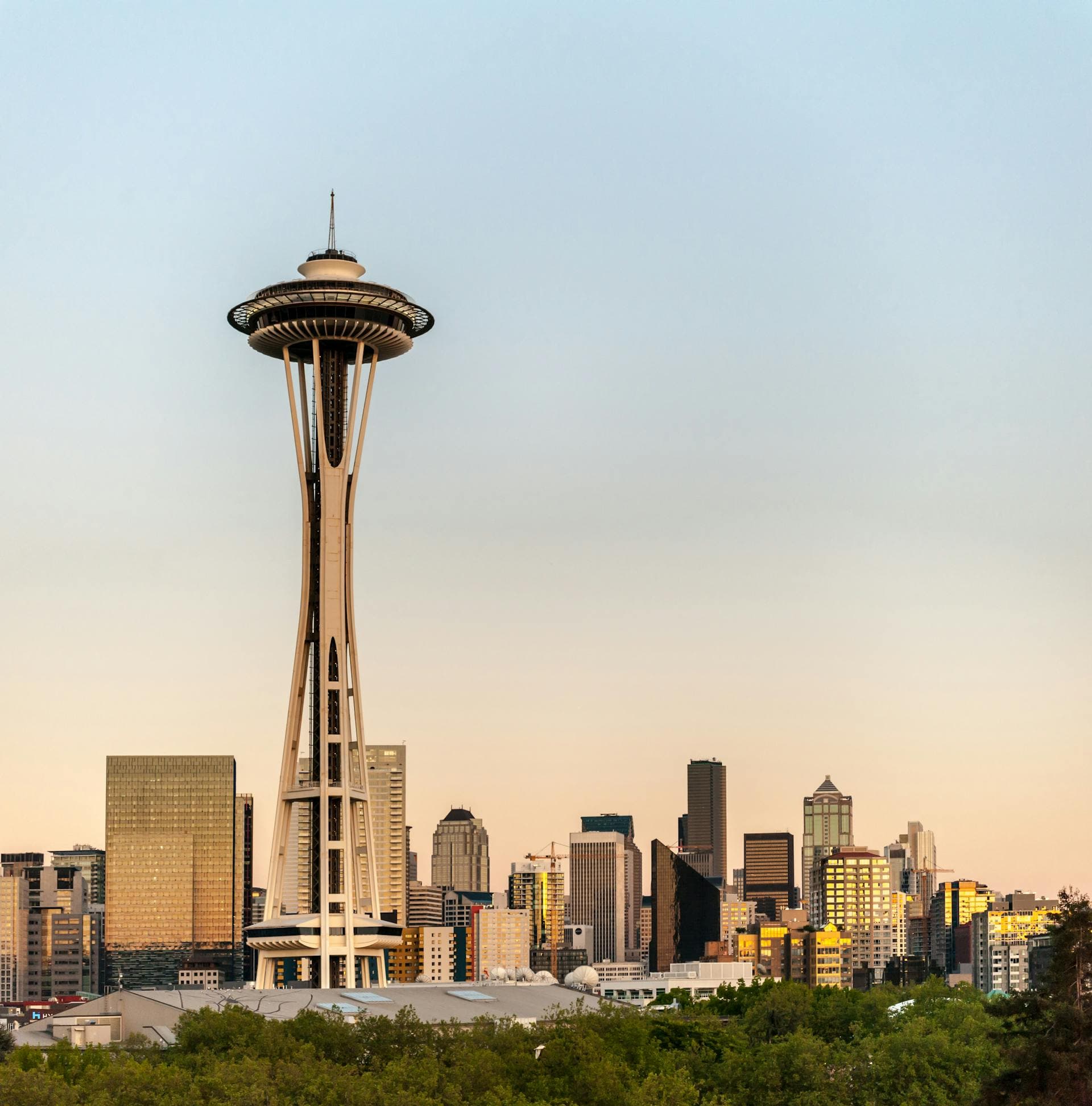 Seattle skyline featuring the Space Needle at sunset